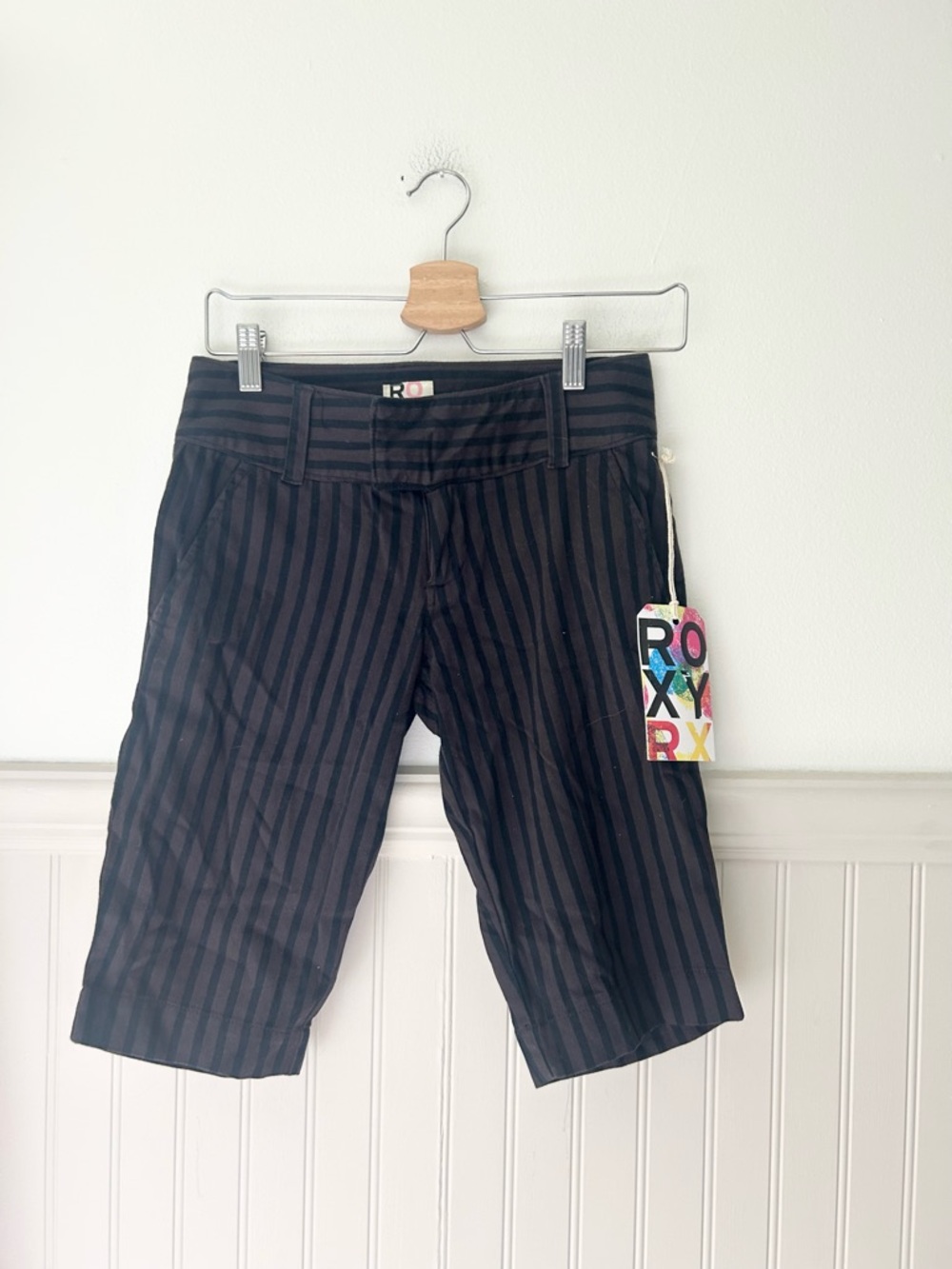 ⭐️ NEW Roxy Size 0 Brown & Black Striped Y2K Bermuda Shorts Surf/Skate